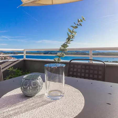 Sea View Apartament *