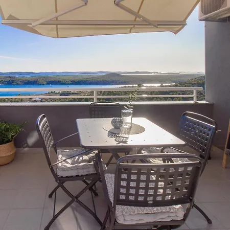 Sea View Apartman *
